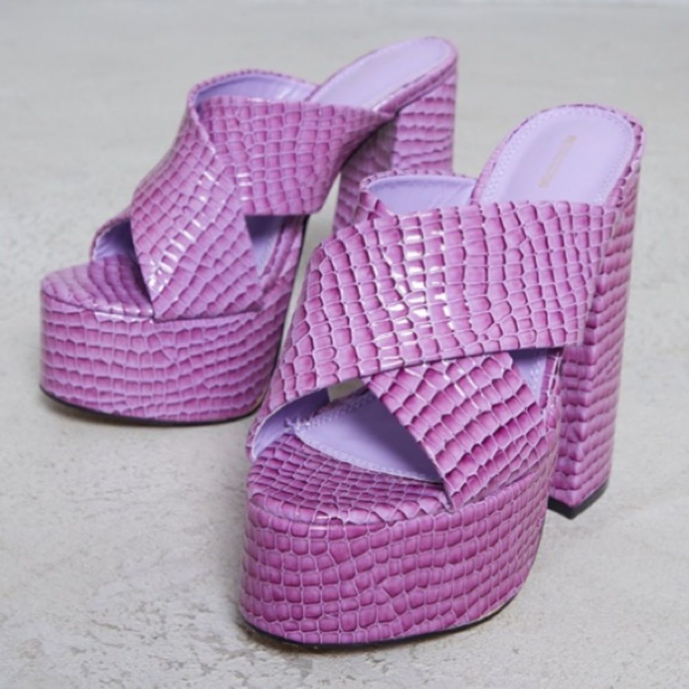 PrettyLittleThings Lilac Cross Over Strap Platform Block Heeled Shoe NWT IN PKG